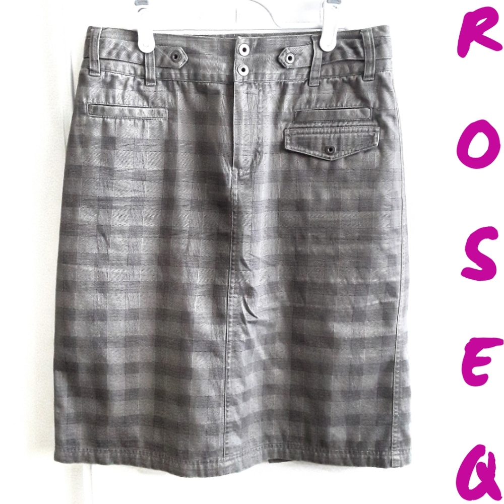 4/20$ Columbia gray glen check plaid cargo skirt